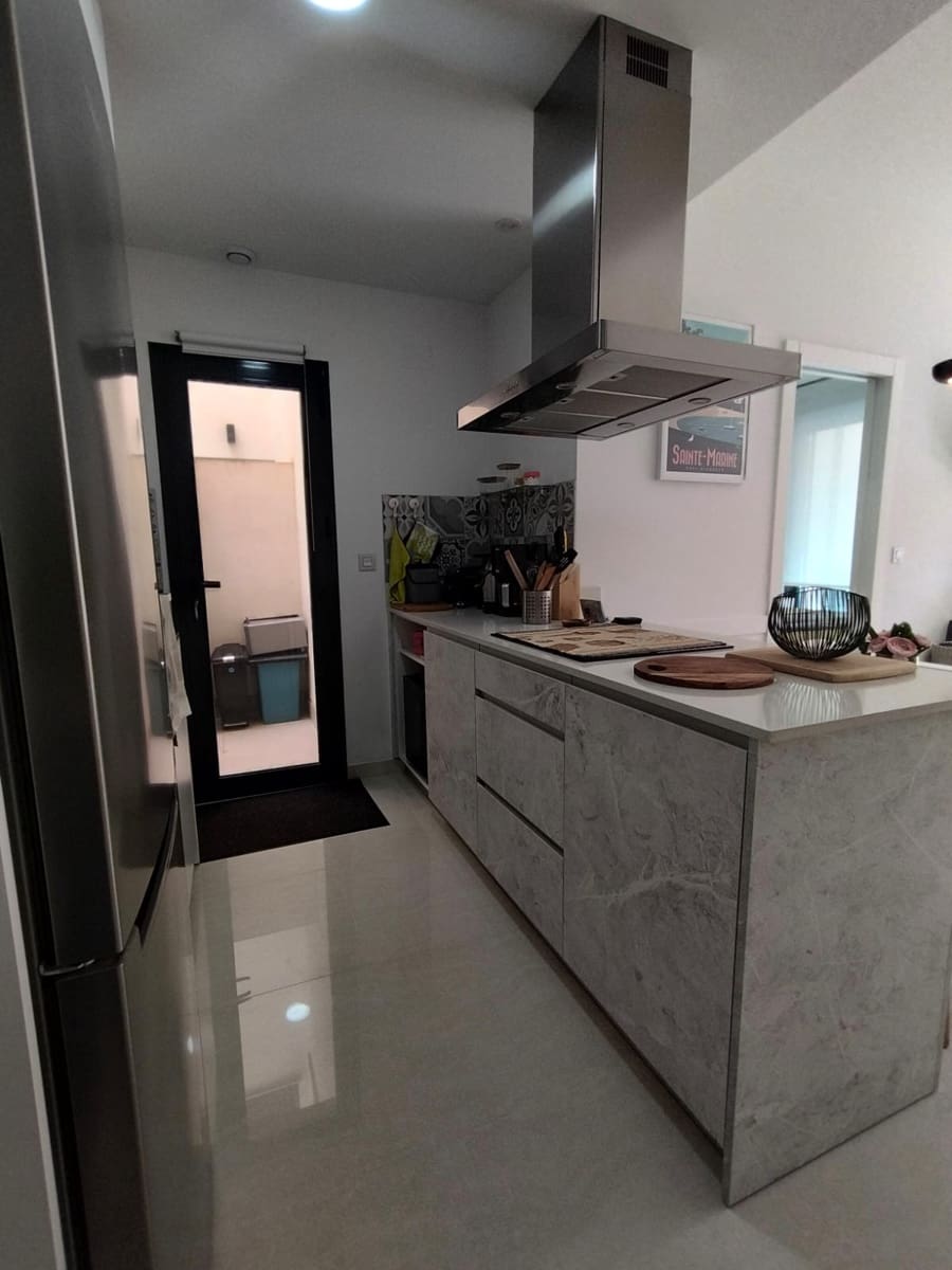 1 bedroom Apartment for sale in Torrevieja with pool garage - € 210,000 (Ref: 8950959)