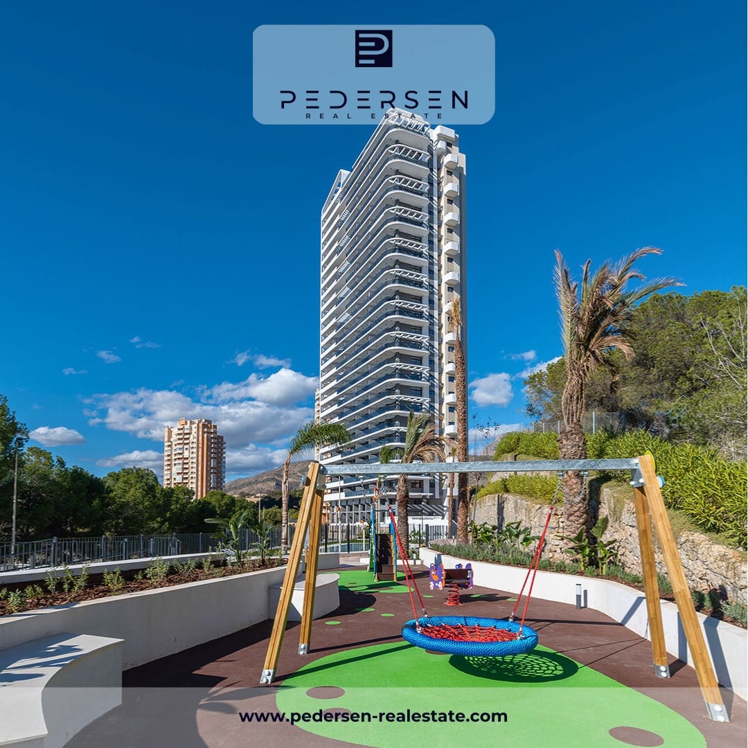 2 soverom Leilighet til salgs i Benidorm med svømmebasseng garasje - € 428 000 (Ref: 9308727)