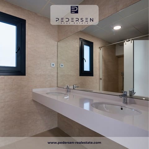 2 soverom Leilighet til salgs i Benidorm med svømmebasseng garasje - € 428 000 (Ref: 9308727)