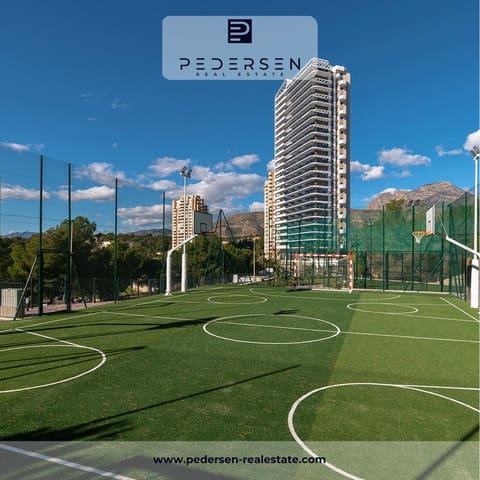 2 soverom Leilighet til salgs i Benidorm med svømmebasseng garasje - € 428 000 (Ref: 9308727)