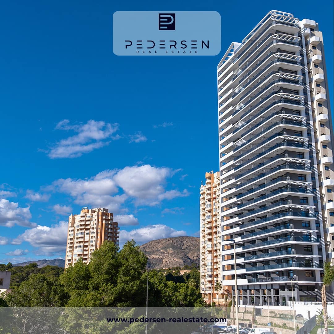 2 soverom Leilighet til salgs i Benidorm med svømmebasseng garasje - € 428 000 (Ref: 9308727)