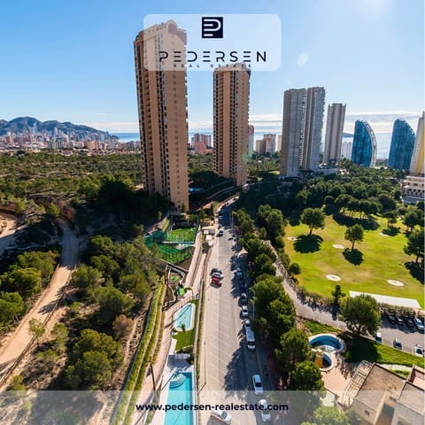 2 soverom Leilighet til salgs i Benidorm med svømmebasseng garasje - € 428 000 (Ref: 9308727)