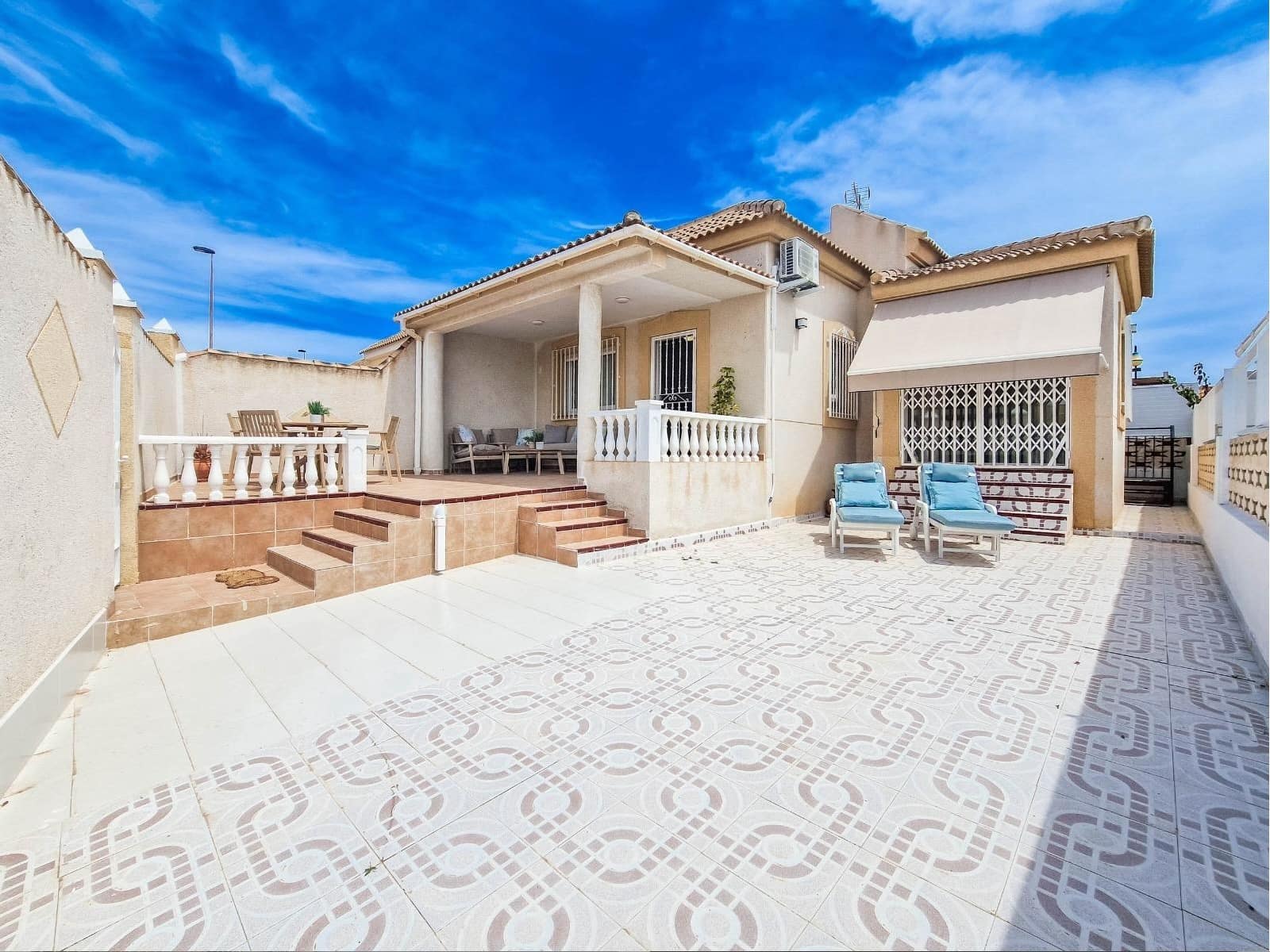 2 sypialnia Dom na sprzedaż w Torrevieja z garażem - 199 000 € (Ref: 9344051)