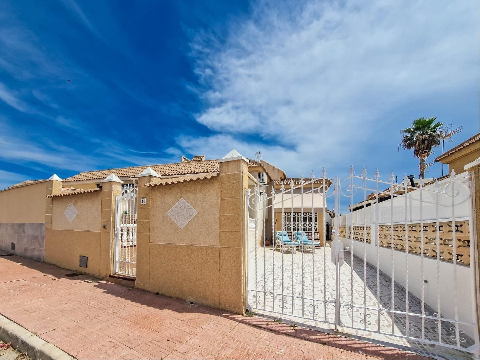 2 sypialnia Dom na sprzedaż w Torrevieja z garażem - 199 000 € (Ref: 9344051)
