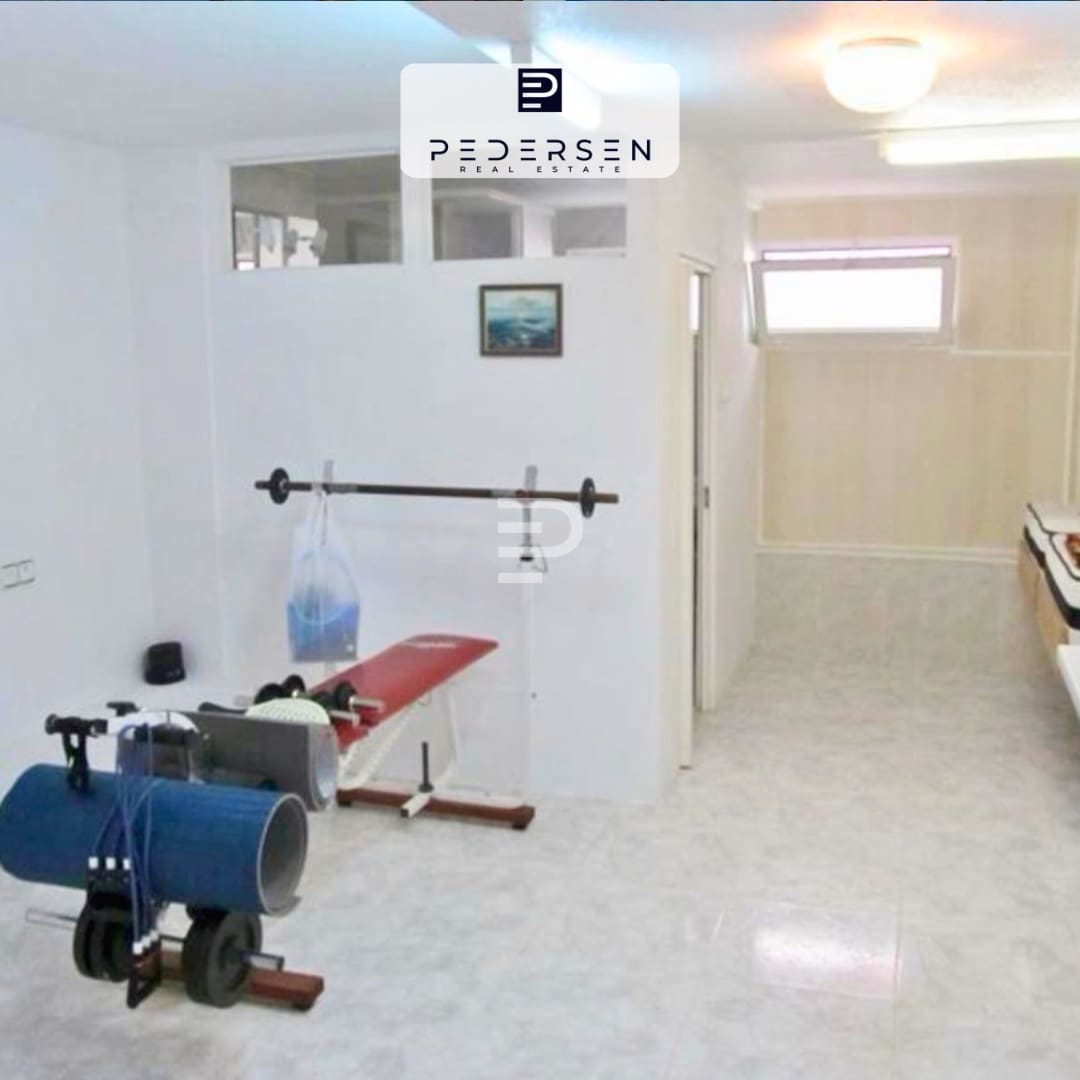 Adosado de 3 habitaciones en Torrevieja en venta con piscina garaje - 325.000 € (Ref: 9736065)