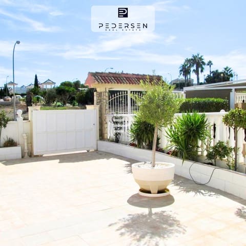 Adosado de 3 habitaciones en Los Balcones - Los Altos, Torrevieja en venta con piscina garaje - 325.000 € (Ref: 9736065)