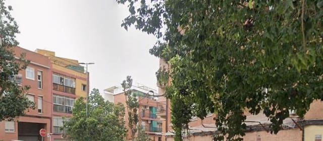 3 sovrum Lägenhet till salu i Santa Coloma de Gramenet - 189 000 € (Ref: 9521423)