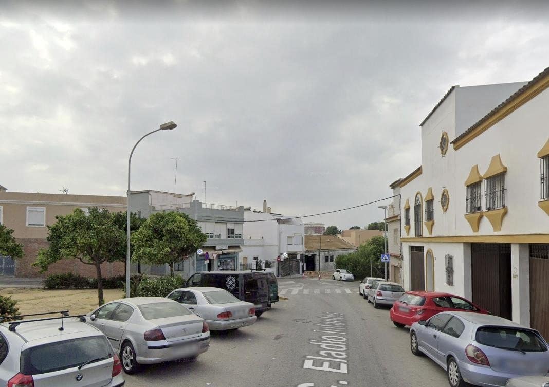 4 slaapkamer Huis te koop in Algeciras - € 212.000 (Ref: 9521452)