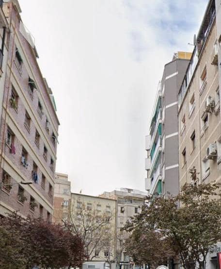 Piso de 3 habitaciones en L'Hospitalet de Llobregat en venta - 158.000 € (Ref: 9524331)