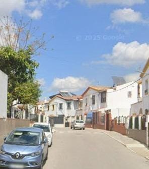 3 bedroom Flat for sale in Castilleja de la Cuesta - € 72,000 (Ref: 9551538)