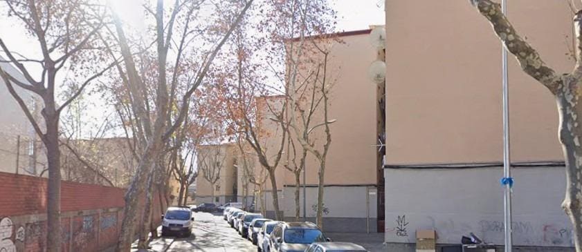Piso de 2 habitaciones en Badalona en venta - 60.000 € (Ref: 9551547)