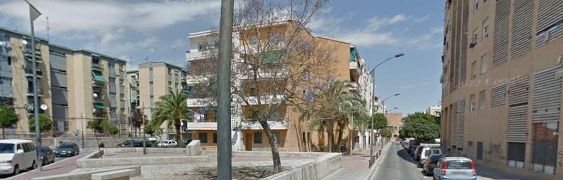 2 slaapkamer Flat te koop in Alicante stad - € 41.120 (Ref: 9561836)