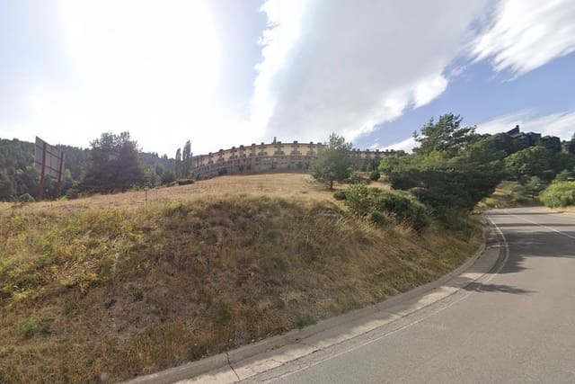 Terrain à Bâtir à vendre à Alp - 202 000 € (Ref: 9308908)