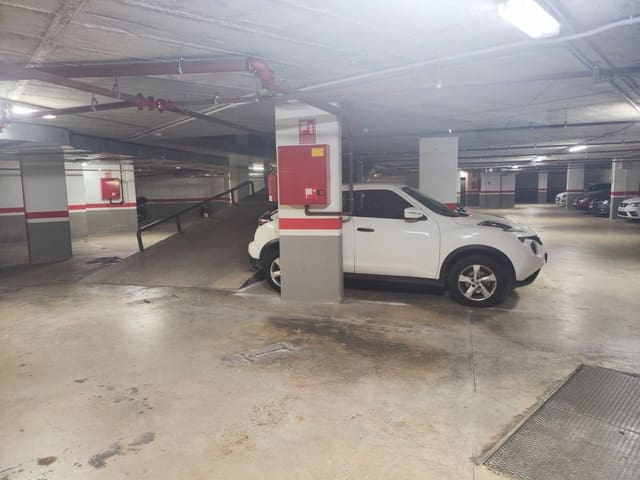 Garage till salu i Sant Boi de Llobregat - 13 000 € (Ref: 9308939)