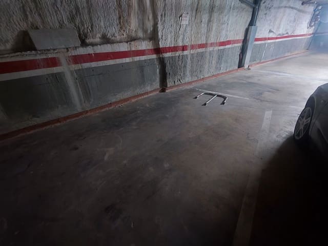 Garage till salu i Sant Boi de Llobregat - 13 000 € (Ref: 9308939)