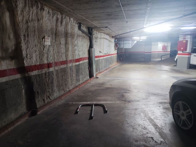 Garage till salu i Sant Boi de Llobregat - 13 000 € (Ref: 9308939)