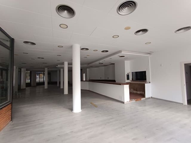 Erhverv til salg i El Prat de Llobregat - € 750.000 (Ref: 9387872)