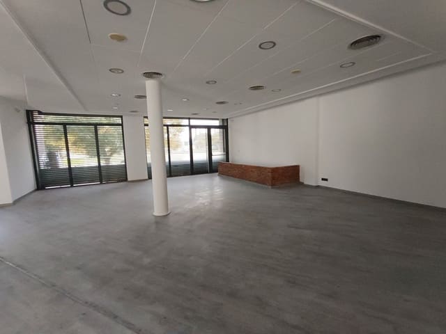 Erhverv til salg i El Prat de Llobregat - € 750.000 (Ref: 9387872)