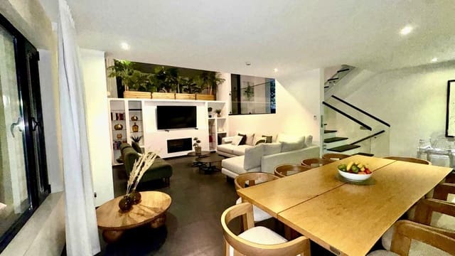 5 slaapkamer Villa voor vakantieverhuur in Las Brisas, Marbella met zwembad - € 7.000 (Ref: 9920946)