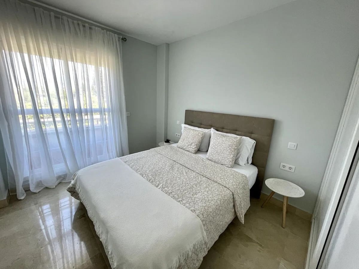 3 slaapkamer Appartement te huur in New Golden Mile met zwembad garage - € 2.000 (Ref: 9920949)