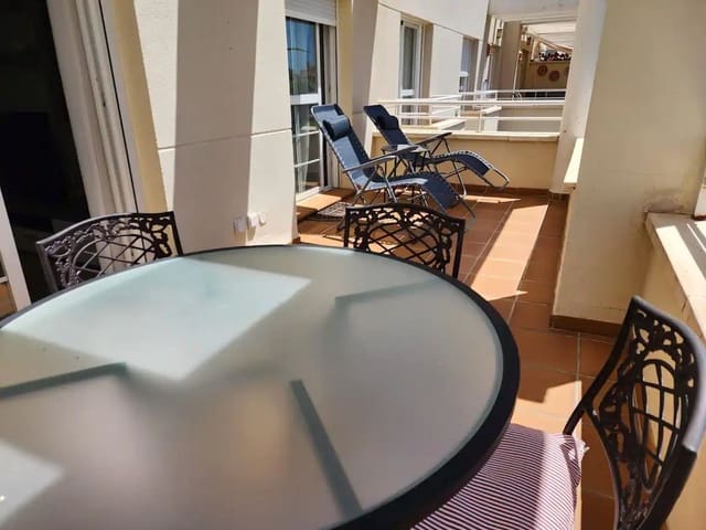 3 slaapkamer Appartement te huur in Sotoserena, Estepona met zwembad garage - € 2.000 (Ref: 9920949)