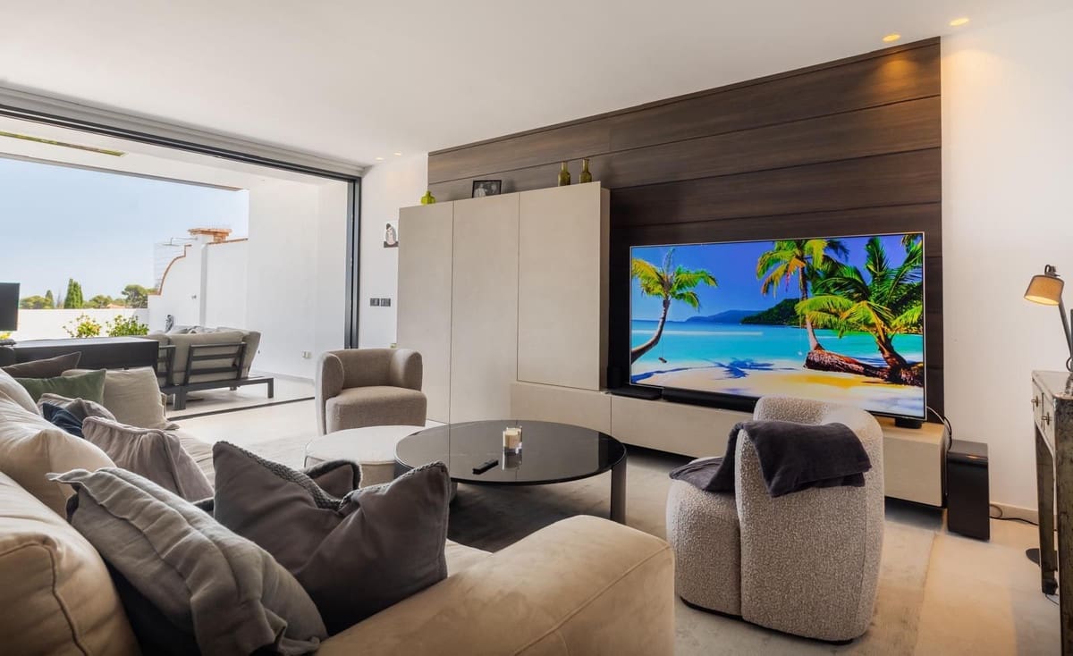 2 slaapkamer Penthouse voor vakantieverhuur in Golden Mile met zwembad garage - € 8.000 (Ref: 9920950)