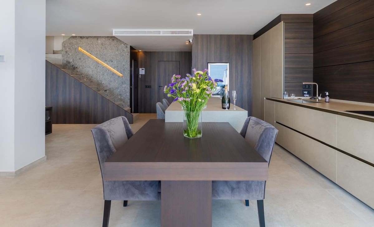 2 slaapkamer Penthouse voor vakantieverhuur in Golden Mile met zwembad garage - € 8.000 (Ref: 9920950)