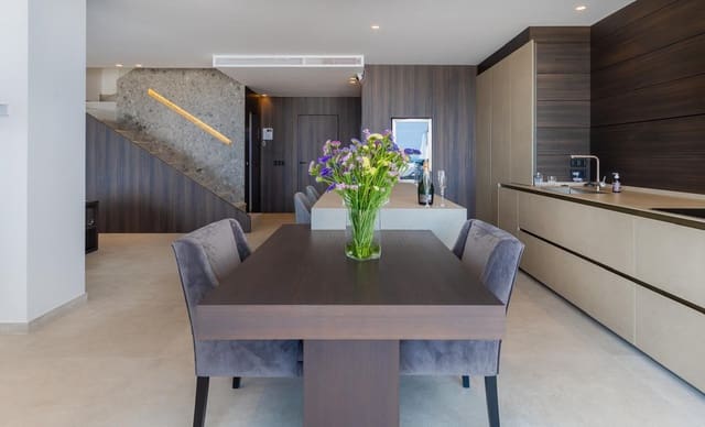 2 slaapkamer Penthouse voor vakantieverhuur in Golden Mile, Marbella met zwembad garage - € 8.000 (Ref: 9920950)