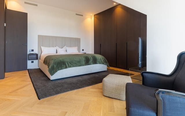 2 slaapkamer Penthouse voor vakantieverhuur in Golden Mile, Marbella met zwembad garage - € 8.000 (Ref: 9920950)