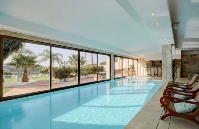 9 slaapkamer Villa voor vakantieverhuur in El Paraíso, Benahavís met zwembad garage - € 14.500 (Ref: 9920951)