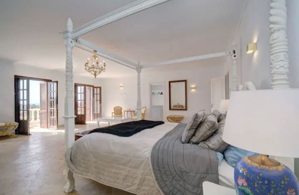 9 slaapkamer Villa voor vakantieverhuur in Benahavis met zwembad garage - € 14.500 (Ref: 9920951)