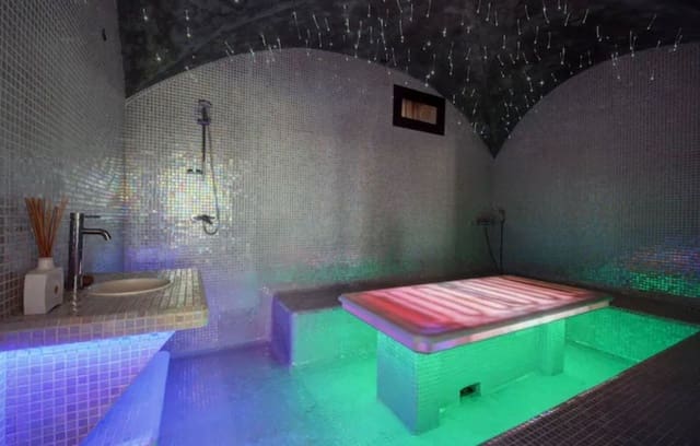 9 slaapkamer Villa voor vakantieverhuur in El Paraíso, Benahavís met zwembad garage - € 14.500 (Ref: 9920951)