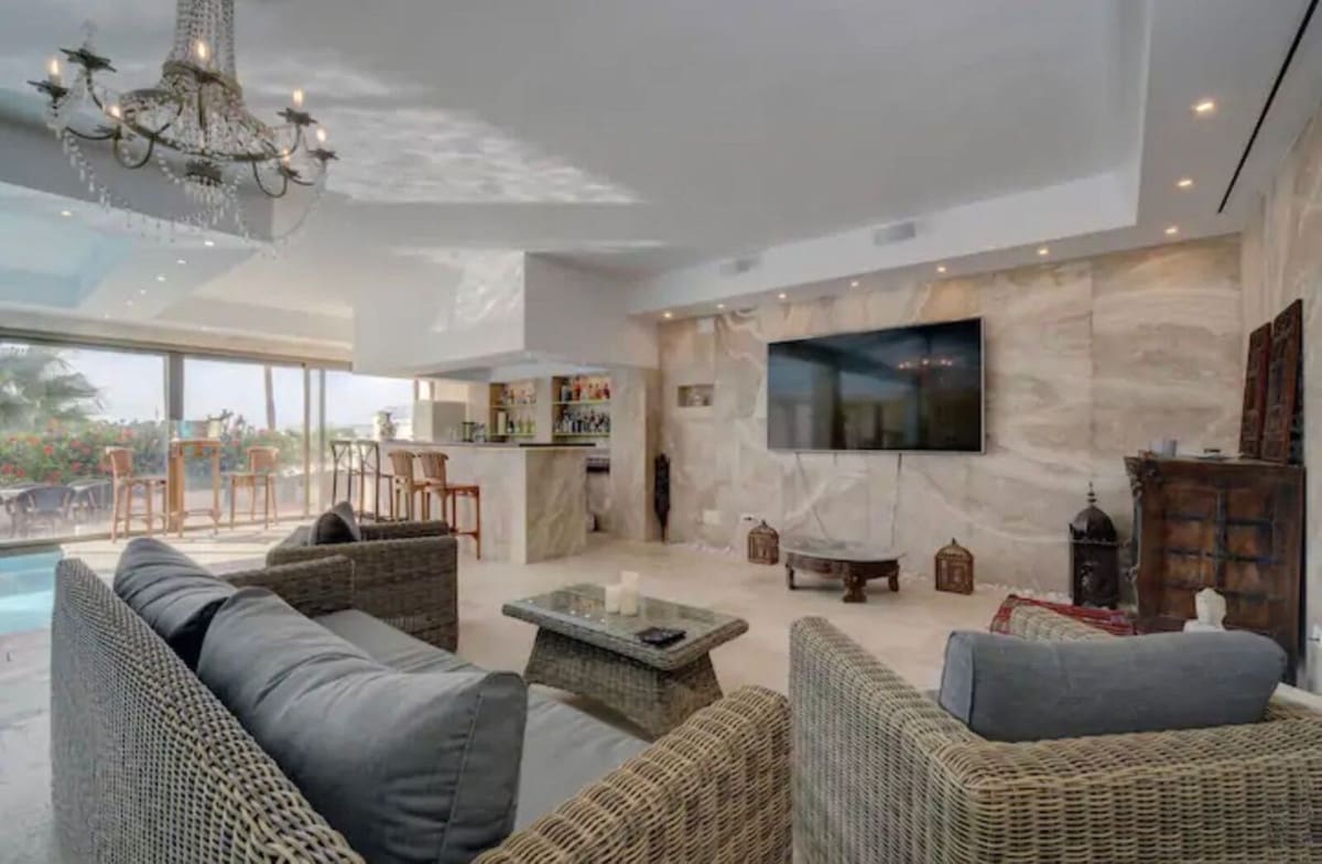 9 slaapkamer Villa voor vakantieverhuur in Benahavis met zwembad garage - € 14.500 (Ref: 9920951)