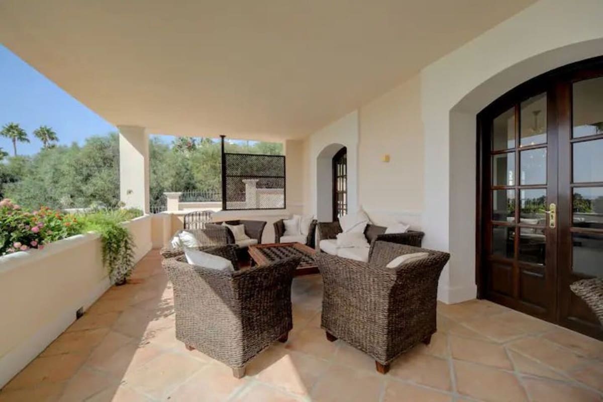 9 slaapkamer Villa voor vakantieverhuur in Benahavis met zwembad garage - € 14.500 (Ref: 9920951)