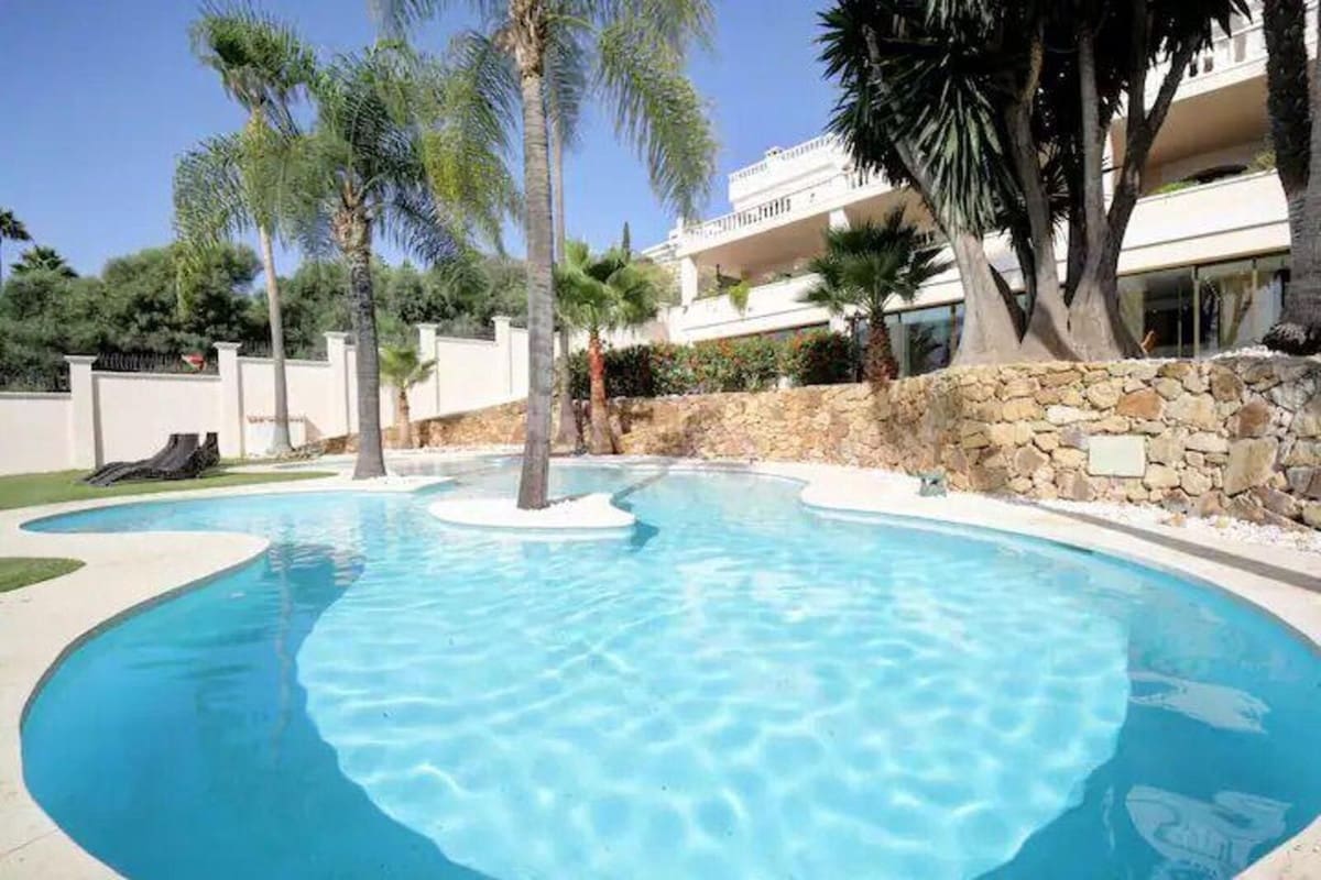 9 slaapkamer Villa voor vakantieverhuur in Benahavis met zwembad garage - € 14.500 (Ref: 9920951)
