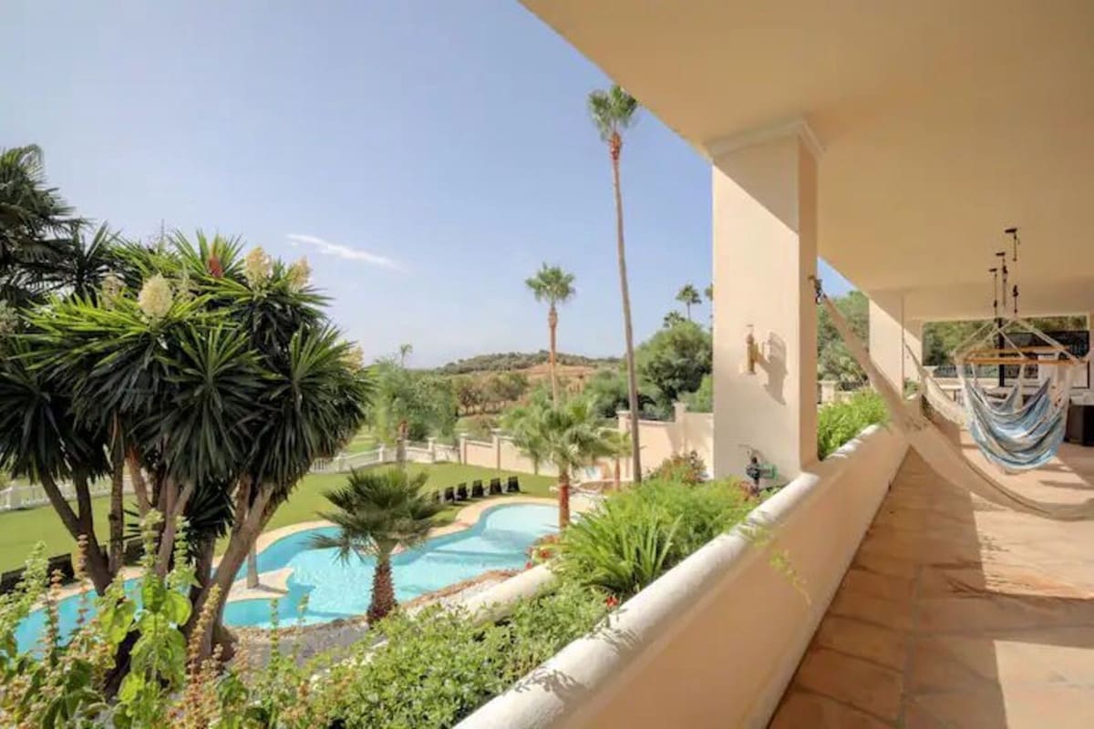 9 slaapkamer Villa voor vakantieverhuur in Benahavis met zwembad garage - € 14.500 (Ref: 9920951)