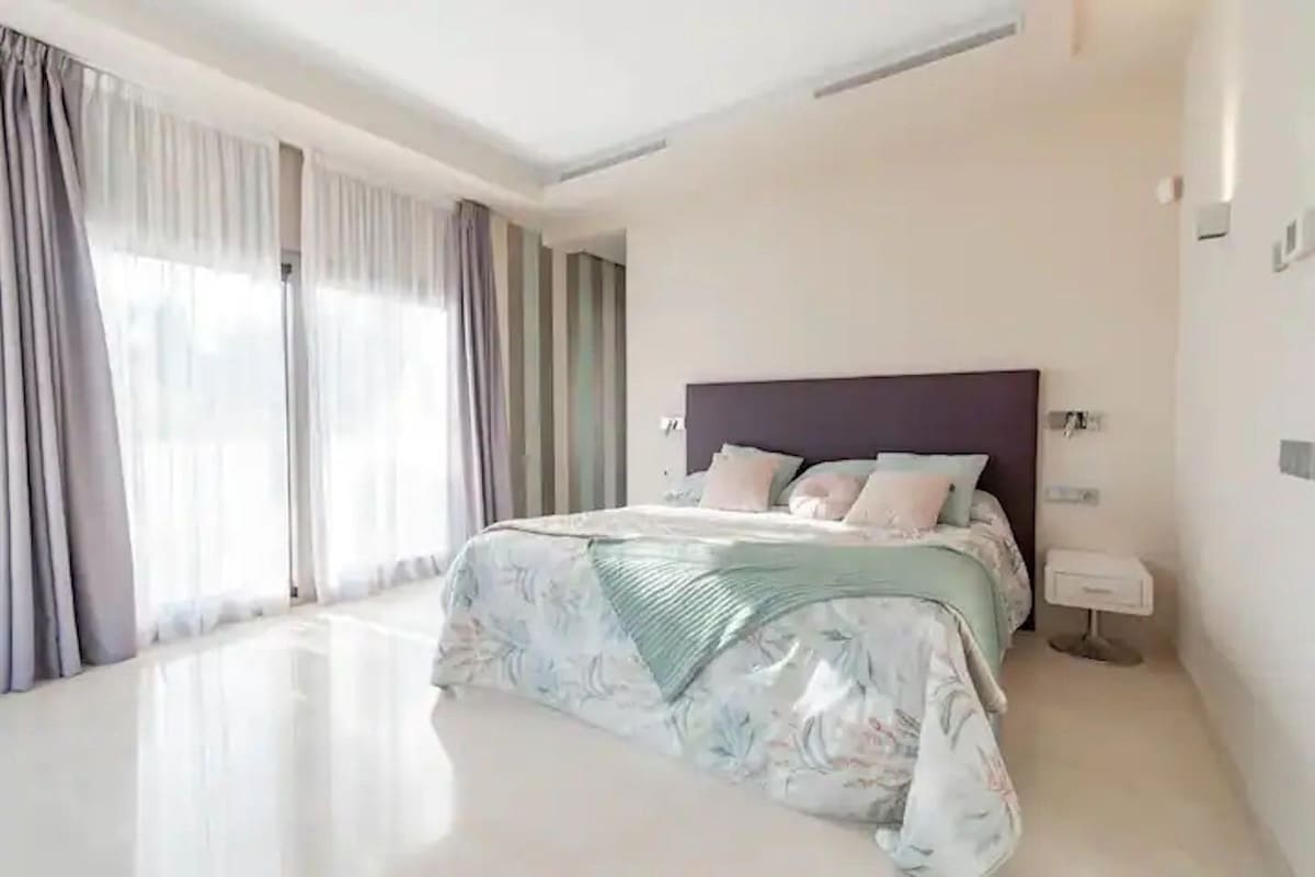 5 sypialnia Willa na sprzedaż w Benahavis z basenem garażem - 3 650 000 € (Ref: 9920952)