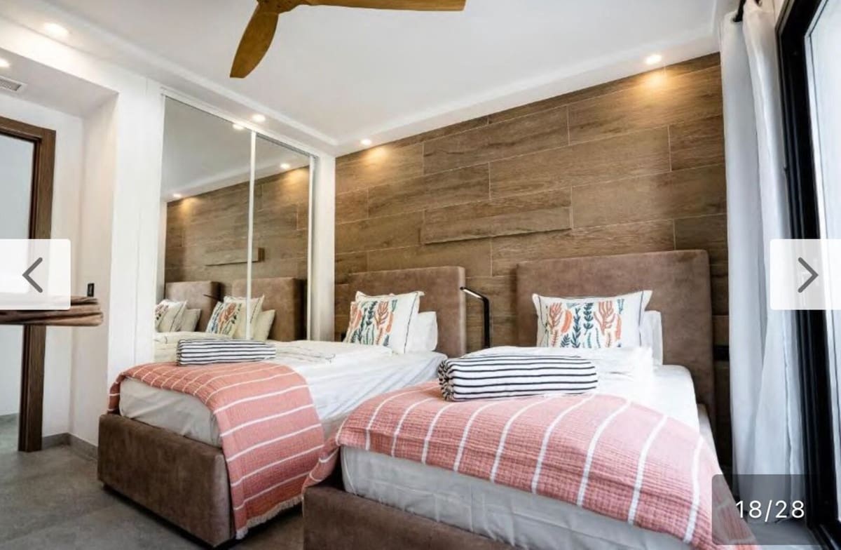 6 slaapkamer Villa voor vakantieverhuur in Nueva Andalucia met zwembad garage - € 7.000 (Ref: 9920954)