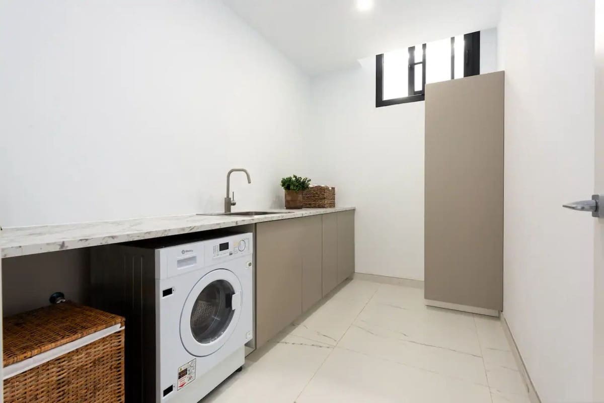 4 sypialnia Willa do wynajęcia w San Roque z basenem garażem - 5 500 € (Ref: 9920955)
