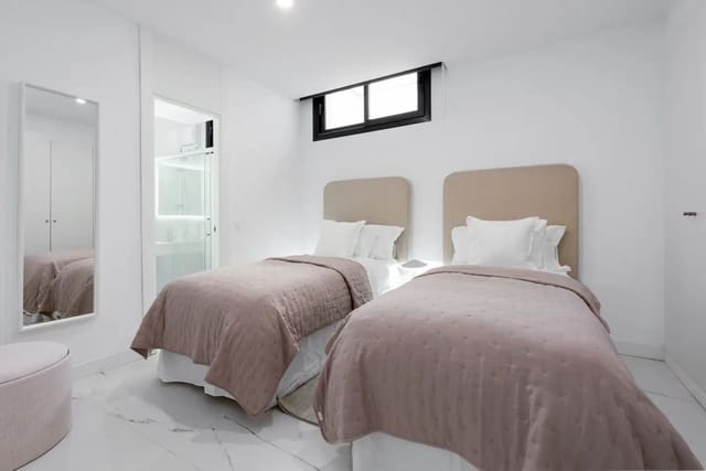 4 sypialnia Willa do wynajęcia w Torreguadiaro - San Diego, San Roque z basenem garażem - 5 500 € (Ref: 9920955)