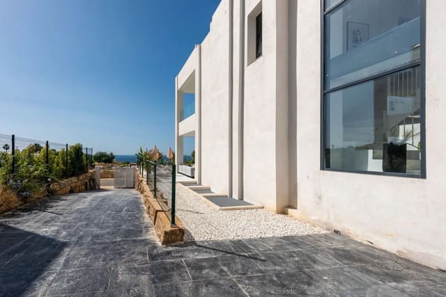 4 sypialnia Willa do wynajęcia w Torreguadiaro - San Diego, San Roque z basenem garażem - 5 500 € (Ref: 9920955)