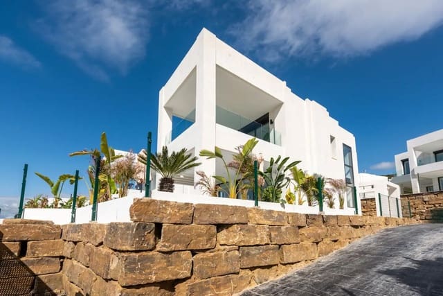 4 sypialnia Willa do wynajęcia w Torreguadiaro - San Diego, San Roque z basenem garażem - 5 500 € (Ref: 9920955)