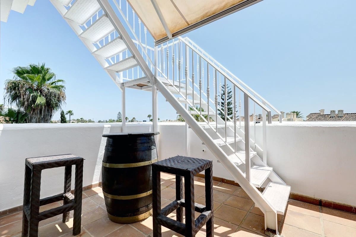 4 slaapkamer Huis te huur in Marbella met zwembad garage - € 2.500 (Ref: 9920957)