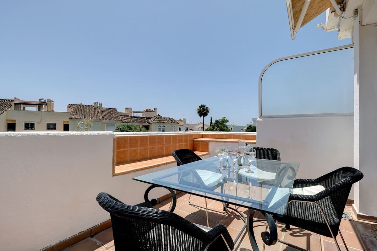 4 slaapkamer Huis te huur in Marbella met zwembad garage - € 2.500 (Ref: 9920957)