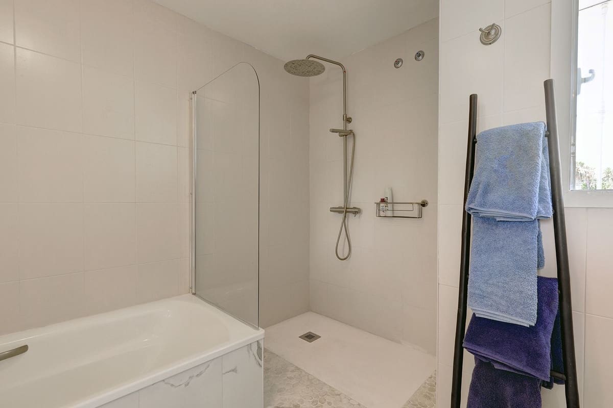 4 slaapkamer Huis te huur in Marbella met zwembad garage - € 2.500 (Ref: 9920957)