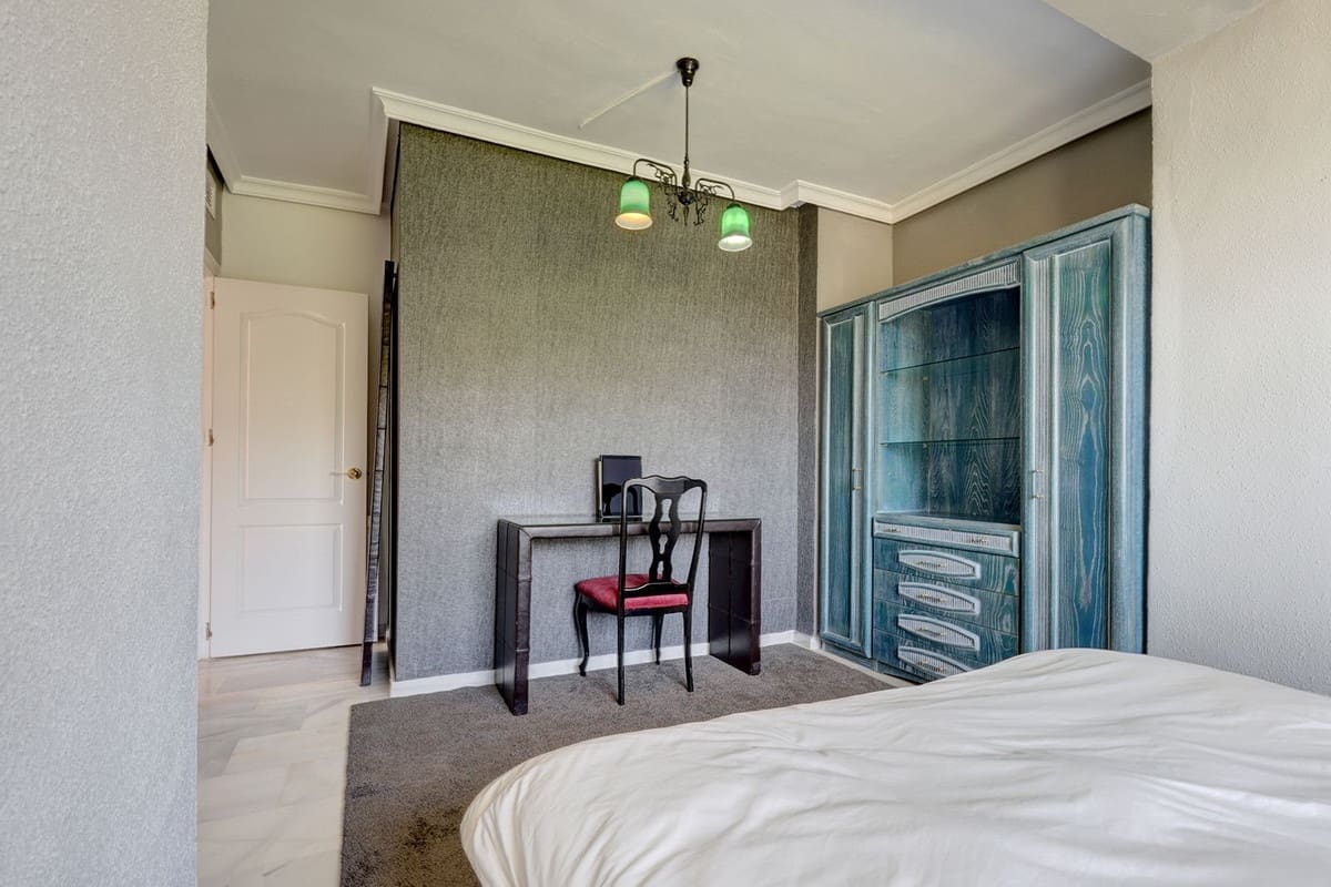 4 slaapkamer Huis te huur in Marbella met zwembad garage - € 2.500 (Ref: 9920957)