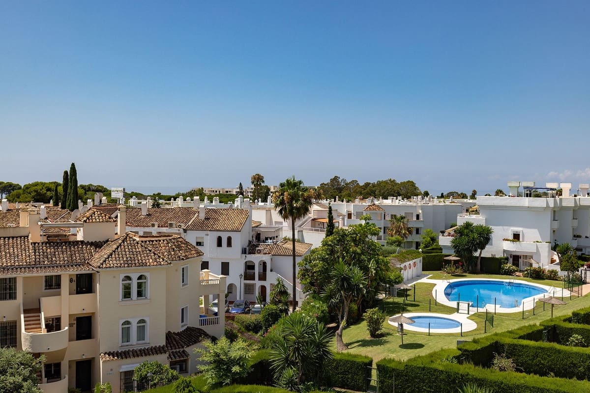 4 slaapkamer Huis te huur in Marbella met zwembad garage - € 2.500 (Ref: 9920957)