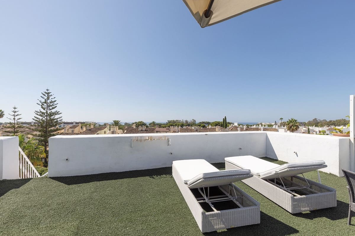4 slaapkamer Huis te huur in Marbella met zwembad garage - € 2.500 (Ref: 9920957)