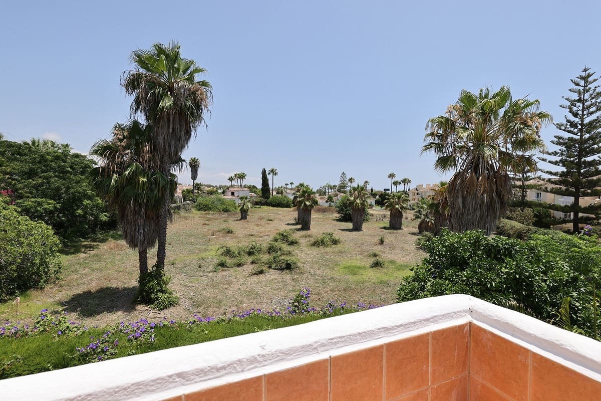 4 slaapkamer Huis te huur in Marbella met zwembad garage - € 2.500 (Ref: 9920957)