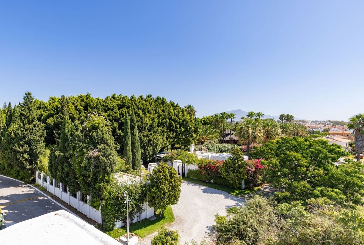 4 slaapkamer Huis te huur in Marbella met zwembad garage - € 2.500 (Ref: 9920957)